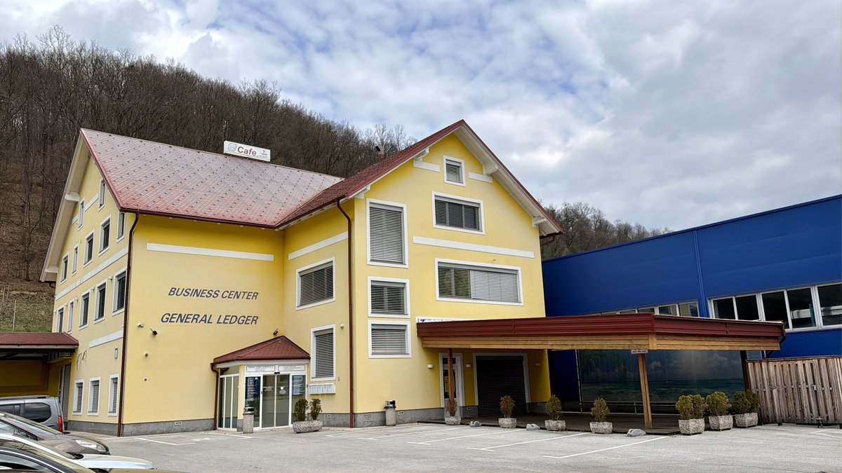 Poslovna zgradba